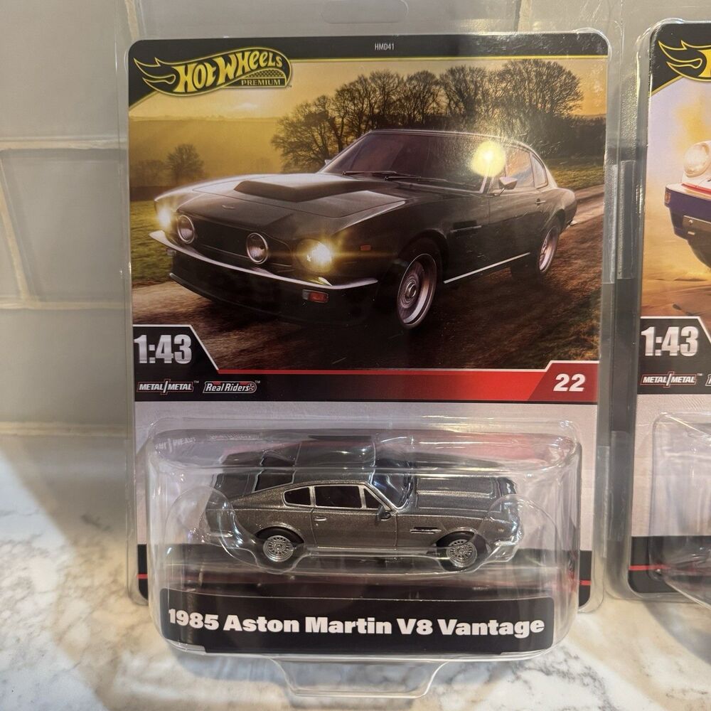 Hot Wheels Premium Real Riders 1:43 Scale 1985 Aston Martin V8 Vantage